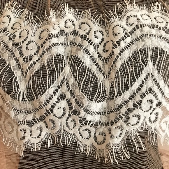 Nude mesh and white lace top with bell sleeves - Picture 4 of 8